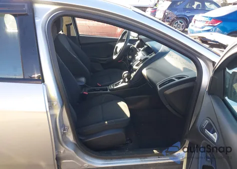 2016 Ford Focus Se z USA, uszkodzony, nr VIN 1FADP3F29GL265831